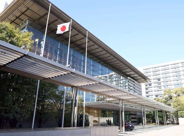 就職氷河期支援の新プログラム案判明　学び直し中の賃金一部支給や公務員採用復活、農業希望者へのマッチング支援など